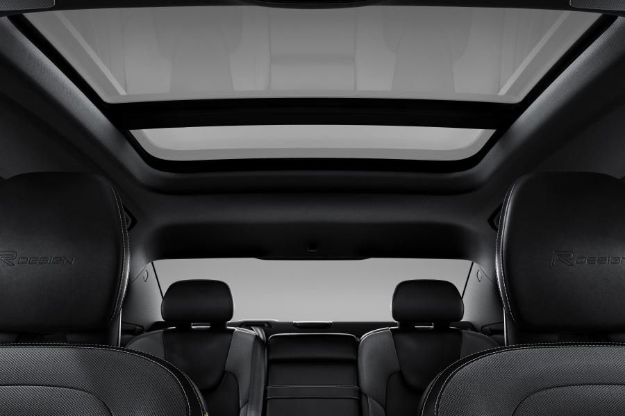 Интерьер Volvo S60 T6 R-Design 2018 года  (WW) (фото 46 из 63)